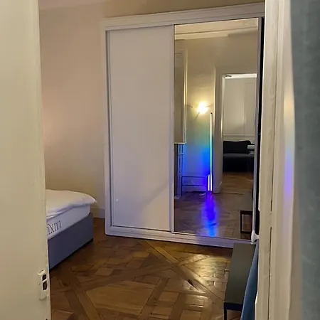 Spacious Next To Place Vendome